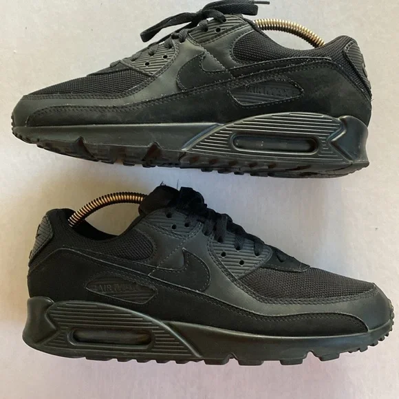 NIKE AIRMAX Men’s Triple Black Sneakers CN8490-003 Size 11.5 US - Picture 4 of 9